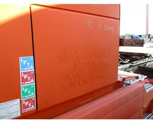 VOLVO VNL DOOR, COMPARTMENT