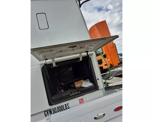 VOLVO VNL DOOR, COMPARTMENT