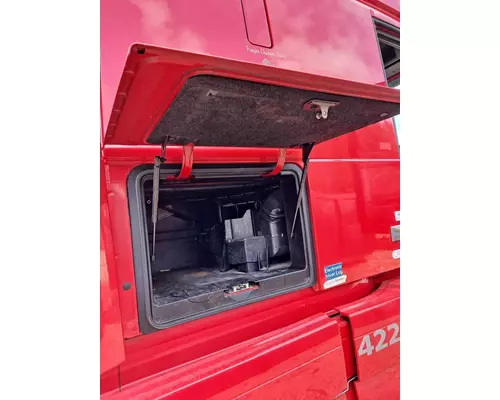 VOLVO VNL DOOR, COMPARTMENT