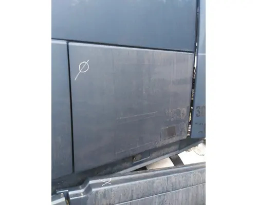 VOLVO VNL DOOR, COMPARTMENT