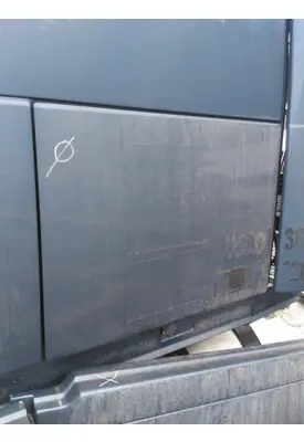 VOLVO VNL DOOR, COMPARTMENT