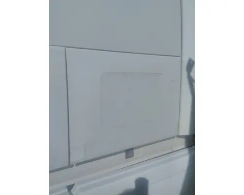 VOLVO VNL DOOR, COMPARTMENT