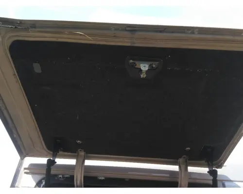 VOLVO VNL DOOR, COMPARTMENT