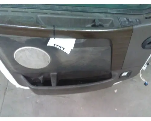 VOLVO VNL DOOR, COMPARTMENT