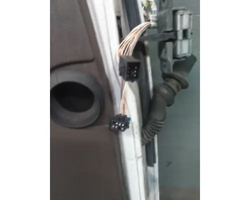 VOLVO VNL DOOR, COMPARTMENT