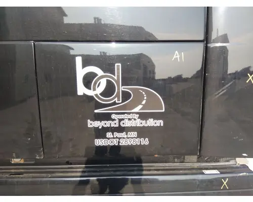 VOLVO VNL DOOR, COMPARTMENT