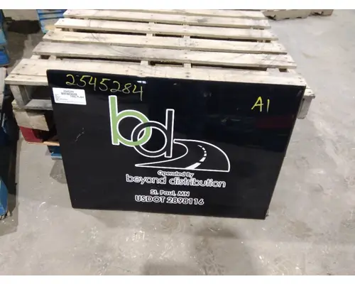 VOLVO VNL DOOR, COMPARTMENT