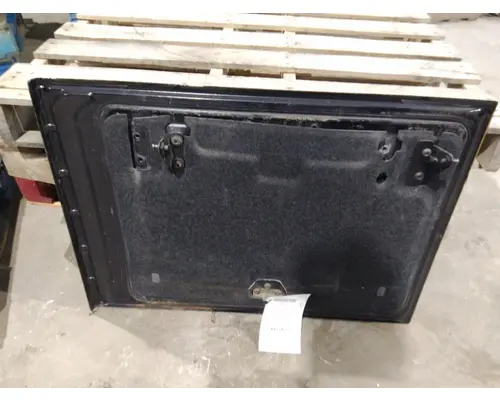 VOLVO VNL DOOR, COMPARTMENT