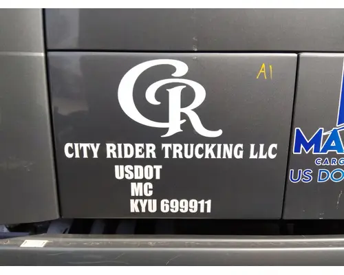 VOLVO VNL DOOR, COMPARTMENT