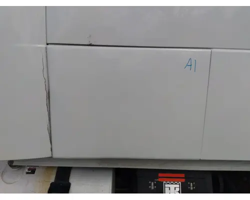 VOLVO VNL DOOR, COMPARTMENT