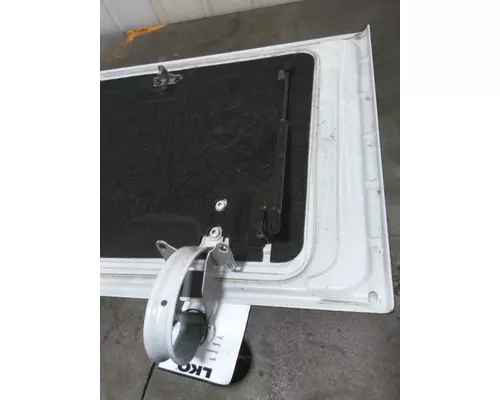 VOLVO VNL DOOR, COMPARTMENT