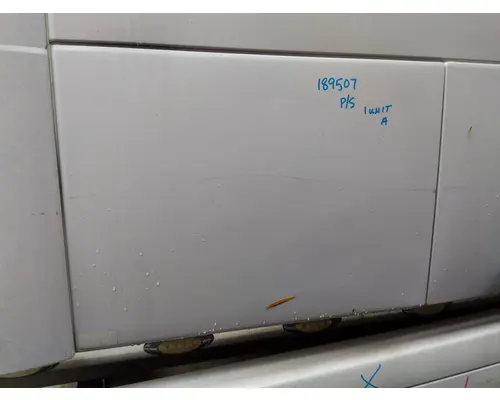 VOLVO VNL DOOR, COMPARTMENT