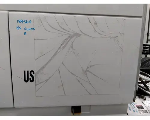 VOLVO VNL DOOR, COMPARTMENT