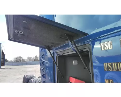 VOLVO VNL DOOR, COMPARTMENT