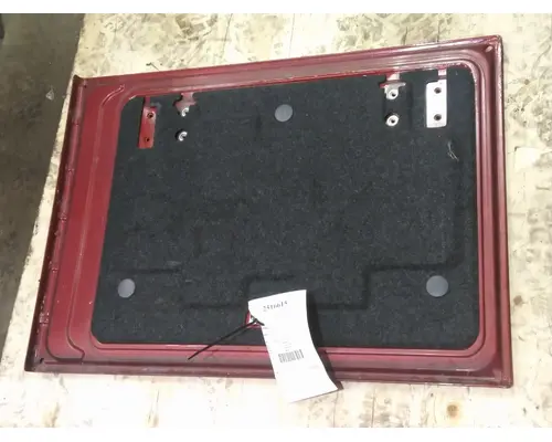 VOLVO VNL DOOR, COMPARTMENT