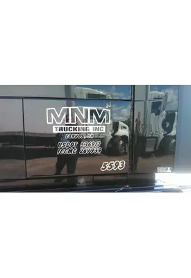 VOLVO VNL DOOR, COMPARTMENT