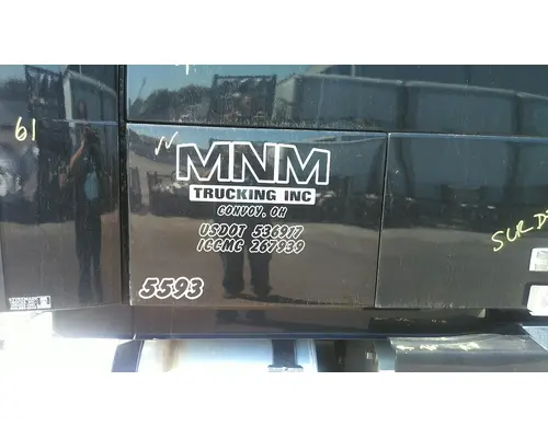 VOLVO VNL DOOR, COMPARTMENT