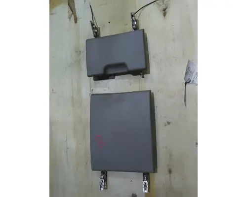 VOLVO VNL DOOR, COMPARTMENT