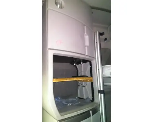 VOLVO VNL DOOR, COMPARTMENT