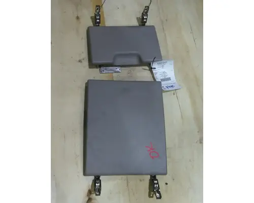 VOLVO VNL DOOR, COMPARTMENT