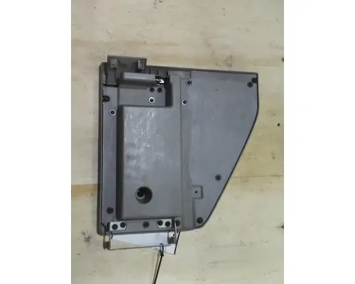 VOLVO VNL DOOR, COMPARTMENT