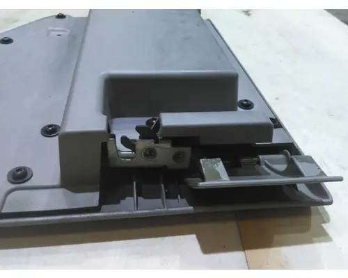 VOLVO VNL DOOR, COMPARTMENT