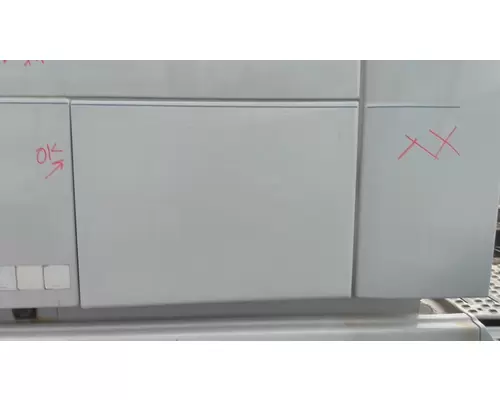 VOLVO VNL DOOR, COMPARTMENT