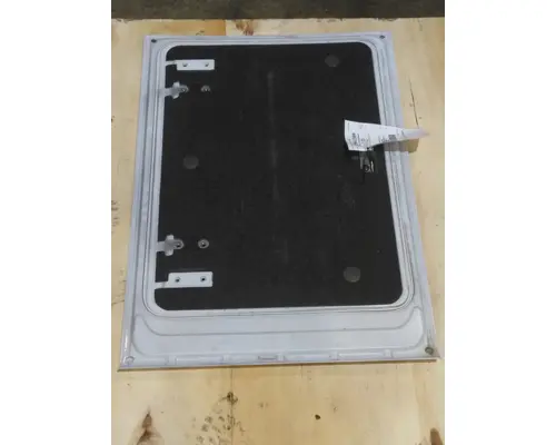 VOLVO VNL DOOR, COMPARTMENT