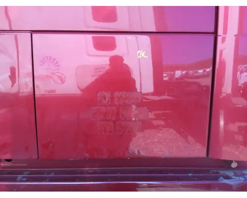 VOLVO VNL DOOR, COMPARTMENT