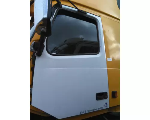 VOLVO VNL DOOR ASSEMBLY, FRONT