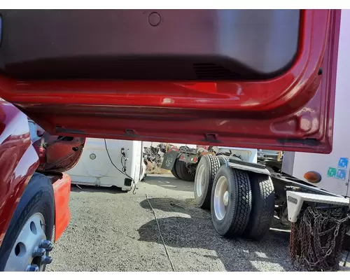 VOLVO VNL DOOR ASSEMBLY, FRONT