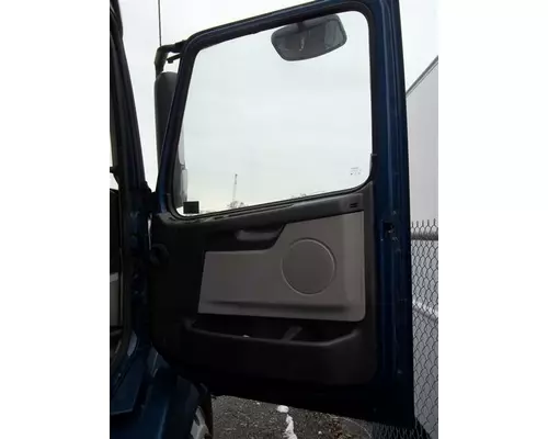 VOLVO VNL DOOR ASSEMBLY, FRONT