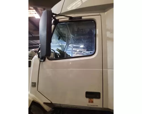 VOLVO VNL DOOR ASSEMBLY, FRONT