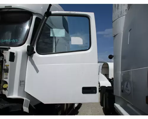 VOLVO VNL DOOR ASSEMBLY, FRONT