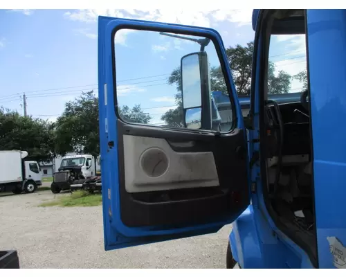 VOLVO VNL DOOR ASSEMBLY, FRONT