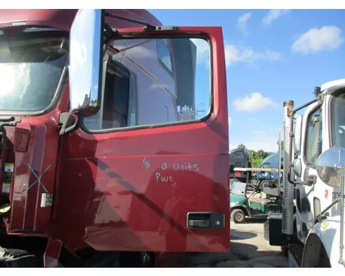 VOLVO VNL DOOR ASSEMBLY, FRONT