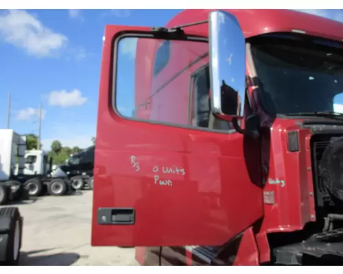 VOLVO VNL DOOR ASSEMBLY, FRONT