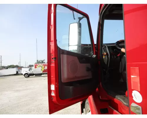 VOLVO VNL DOOR ASSEMBLY, FRONT