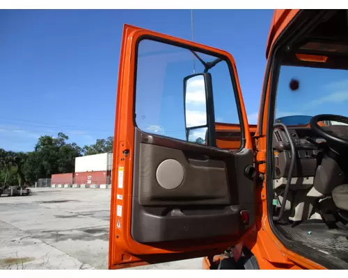 VOLVO VNL DOOR ASSEMBLY, FRONT