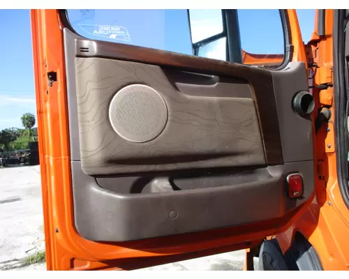VOLVO VNL DOOR ASSEMBLY, FRONT