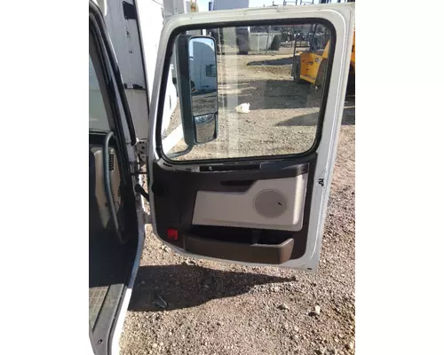 VOLVO VNL DOOR ASSEMBLY, FRONT