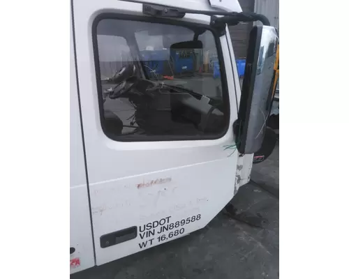 VOLVO VNL DOOR ASSEMBLY, FRONT
