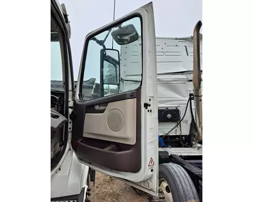 VOLVO VNL DOOR ASSEMBLY, FRONT