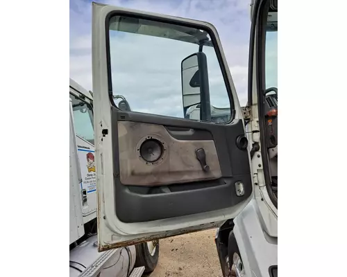 VOLVO VNL DOOR ASSEMBLY, FRONT