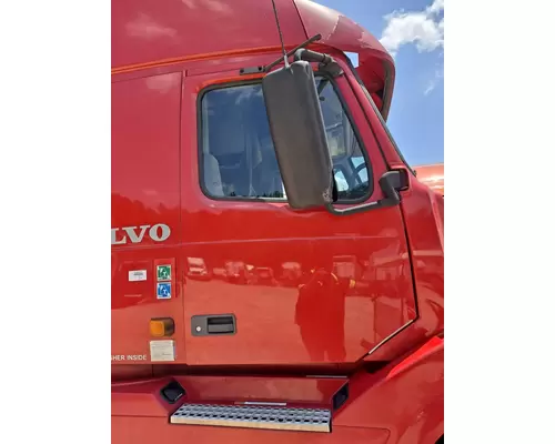 VOLVO VNL DOOR ASSEMBLY, FRONT