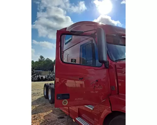 VOLVO VNL DOOR ASSEMBLY, FRONT