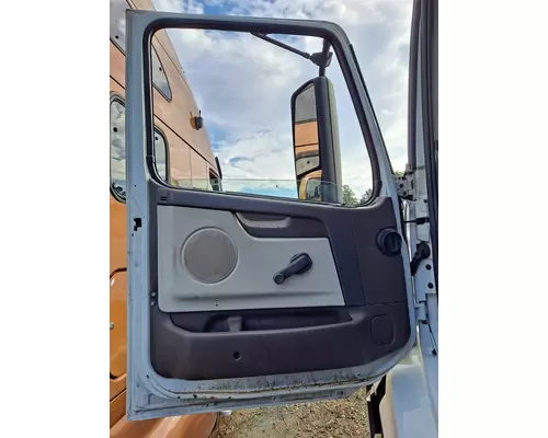 VOLVO VNL DOOR ASSEMBLY, FRONT