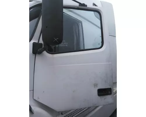 VOLVO VNL DOOR ASSEMBLY, FRONT