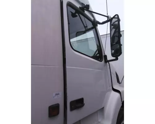 VOLVO VNL DOOR ASSEMBLY, FRONT