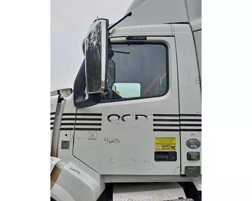 VOLVO VNL DOOR ASSEMBLY, FRONT